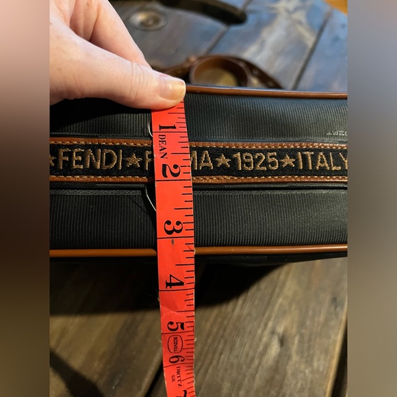 Stunning Fendi camera bag - Picture 9 of 16